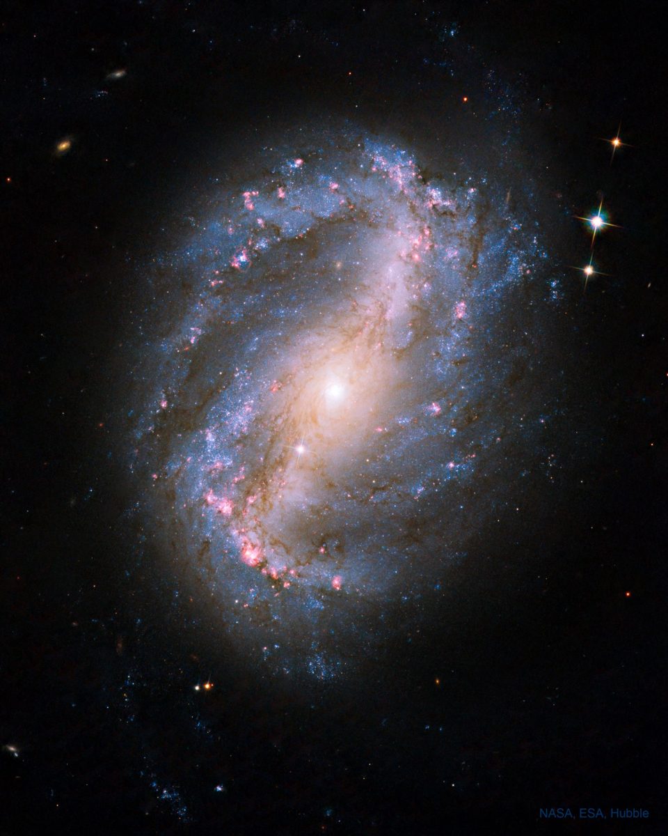 کهکشان مارپیچی میله‌دار NGC 6217