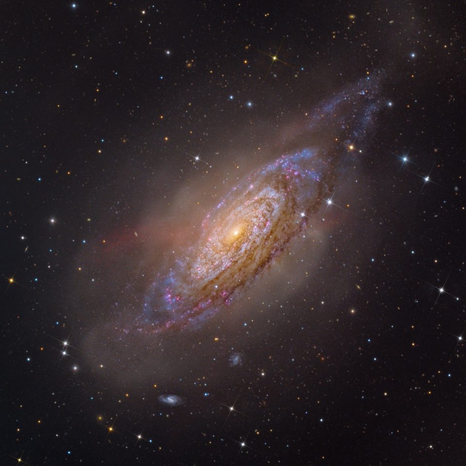 NGC 3521: کهکشانی در یک حباب