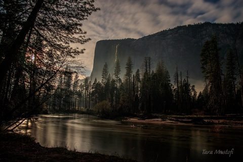آتش‌ریز در نور ماه