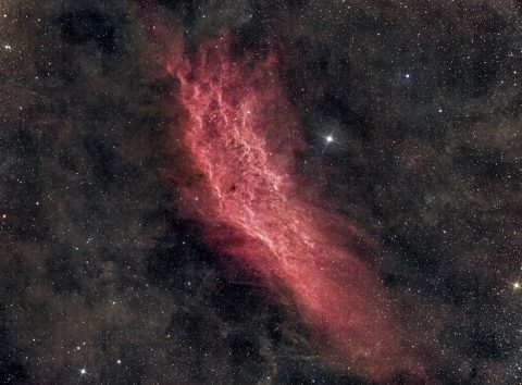 NGC 1499: سحابی کالیفرنیا