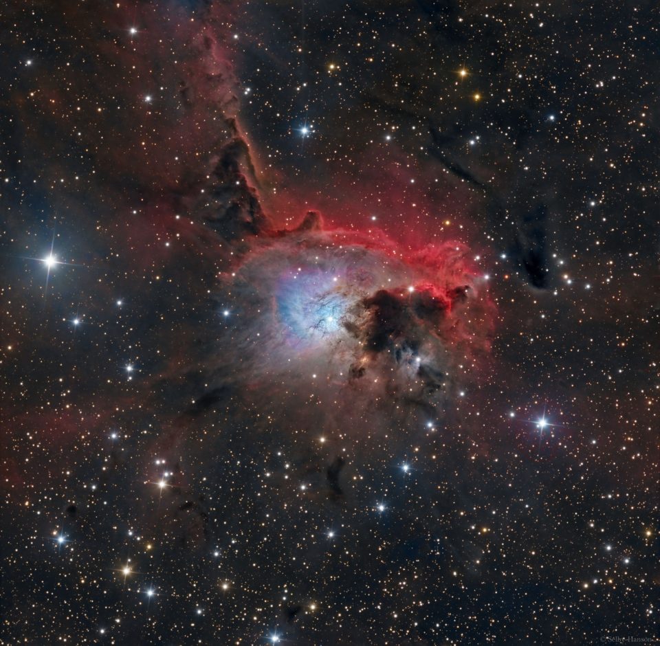 NGC 2626 در امتداد پشتهٔ مولکولی بادبان