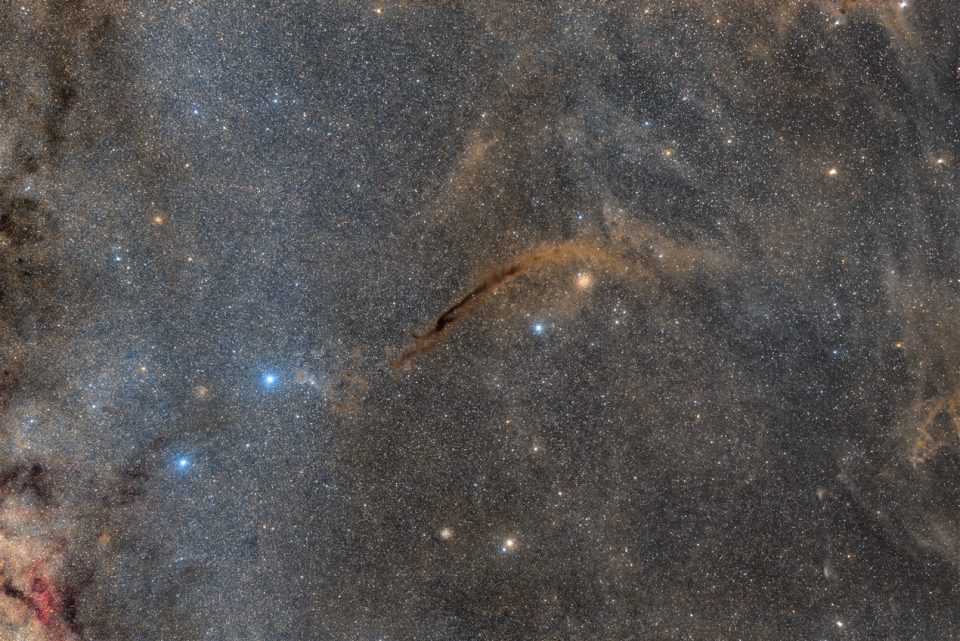 NGC 4372 و Dark Doodad