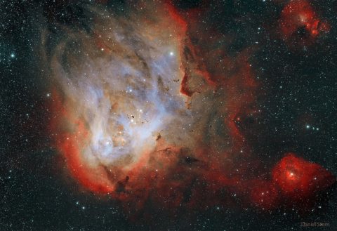 IC 2944: مه بانوی مرغ در حال دویدن