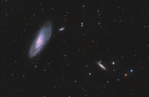 نمایی به سمت M106