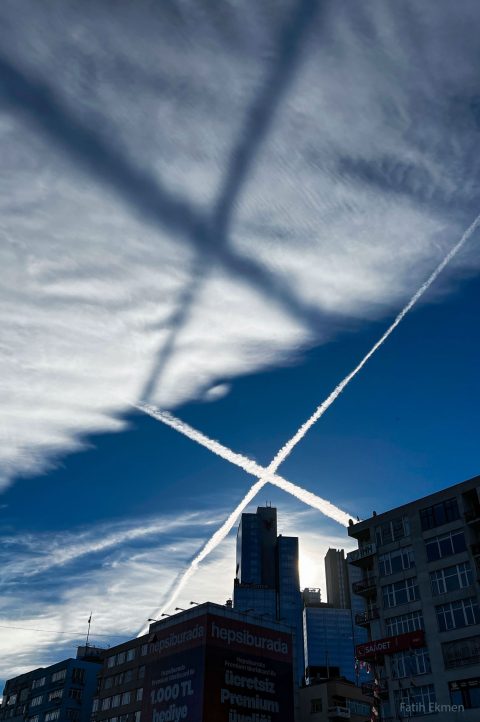 ء Contrail Shadow X