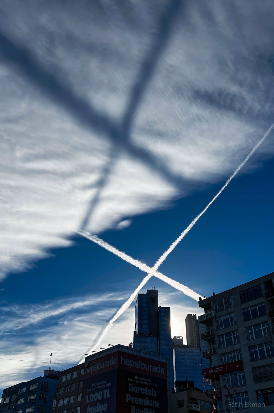 ء Contrail Shadow X