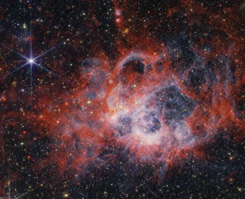ء NGC 604: پرستاری غول پیکر ستارگان