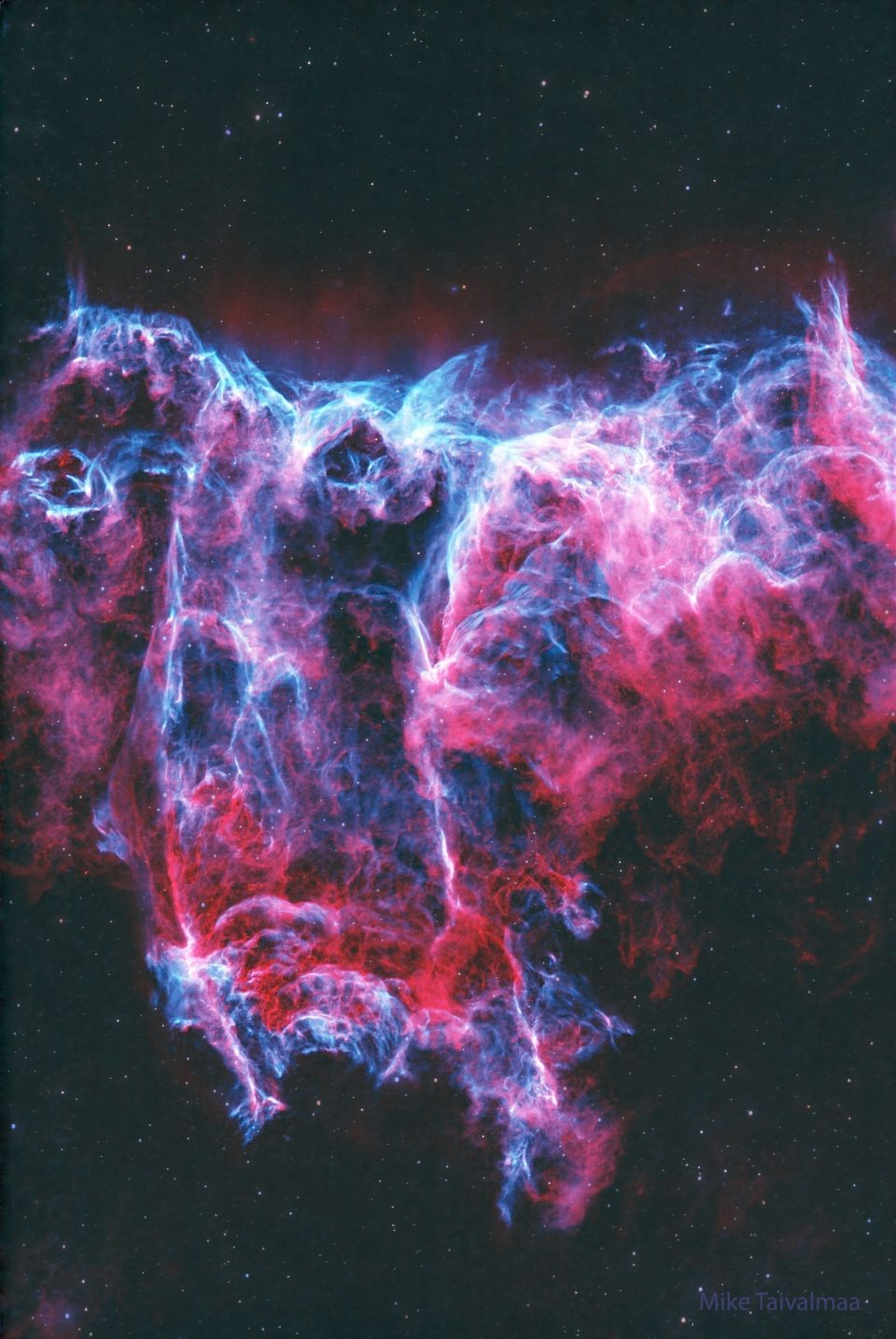 ء NGC 6995: سحابی خفاش