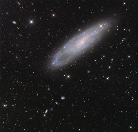 ء NGC 247 و دوستان