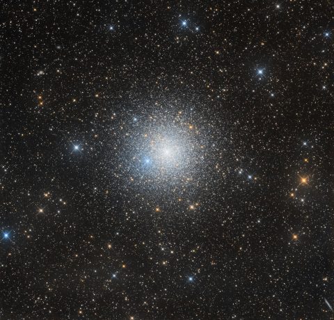 خوشه ستاره‌ای کروی NGC 6752