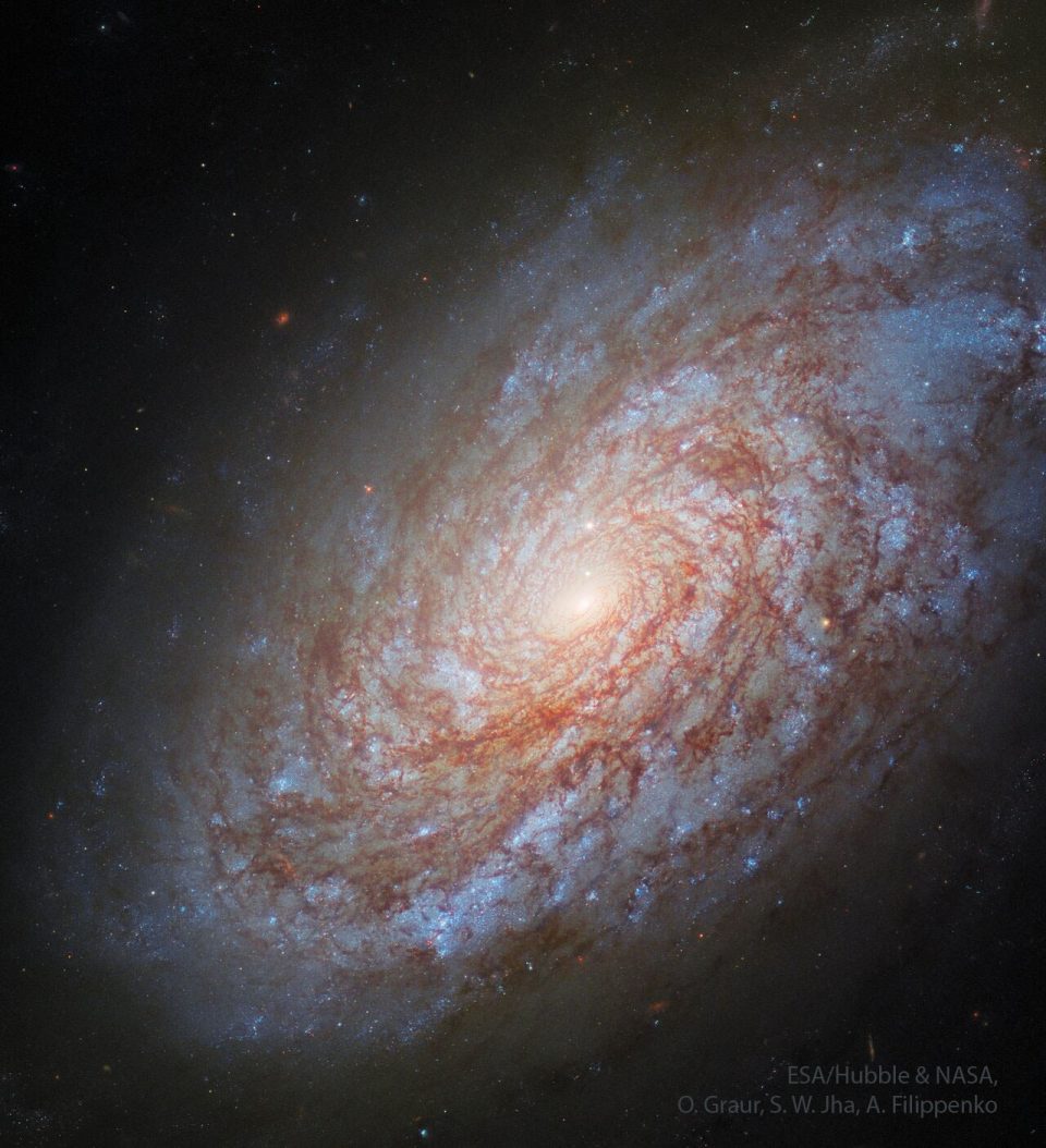 ء NGC 4414: یک کهکشان مارپیچی پرپشت