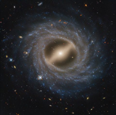 کهکشان مارپیچی میله‌ای NGC 5335