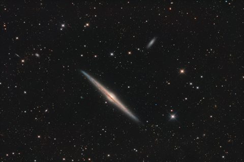 کهکشان NGC 4565: کهکشان سوزنی