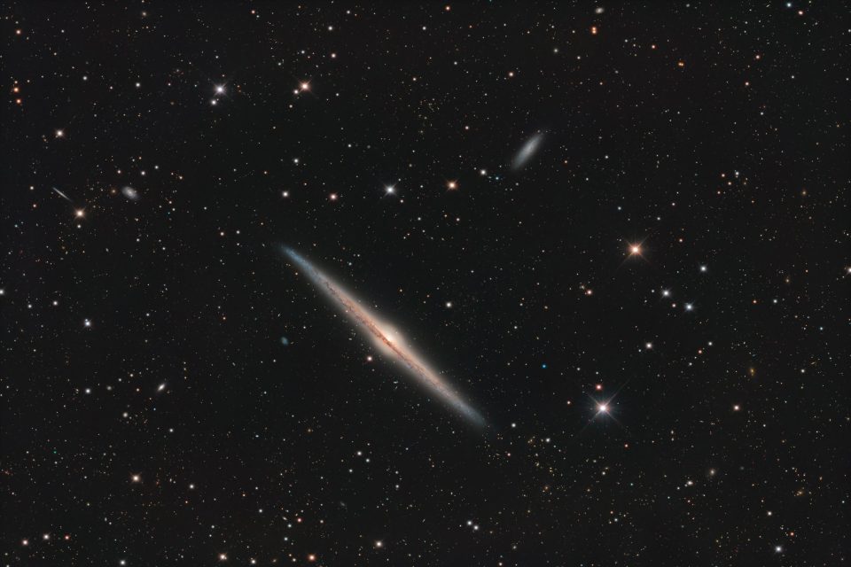 کهکشان NGC 4565: کهکشان سوزنی