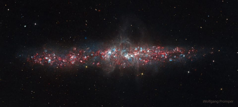 ء NGC 55: کهکشانی پر از سحابی
