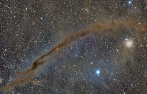 ء NGC 4372 و ابر تاریک دوداد